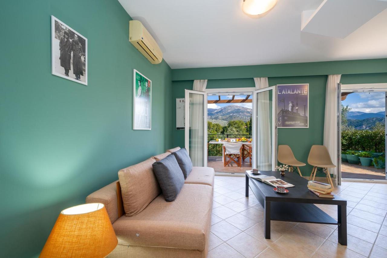 Cinema Themed House In Argostoli Villa ภายนอก รูปภาพ