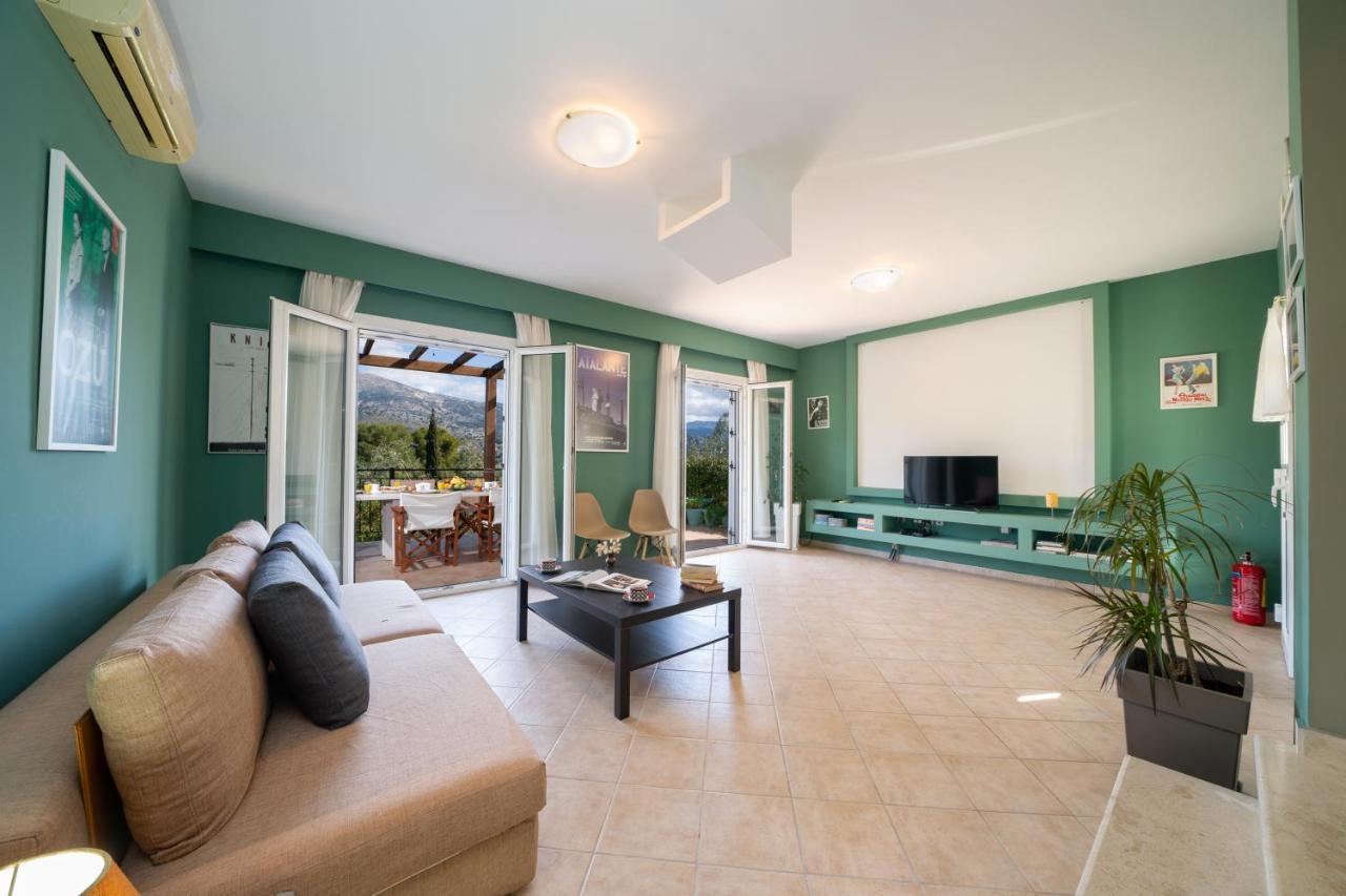 Cinema Themed House In Argostoli Villa ภายนอก รูปภาพ