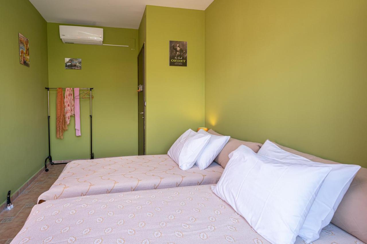 Cinema Themed House In Argostoli Villa ภายนอก รูปภาพ